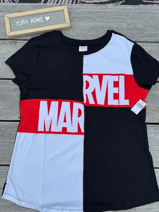 Marvel Tops - Marvel Logo Fashion T-Shirt for Women size Large nwt black white red
